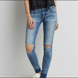 American Eagle Ripped Knee Super Low Jegging